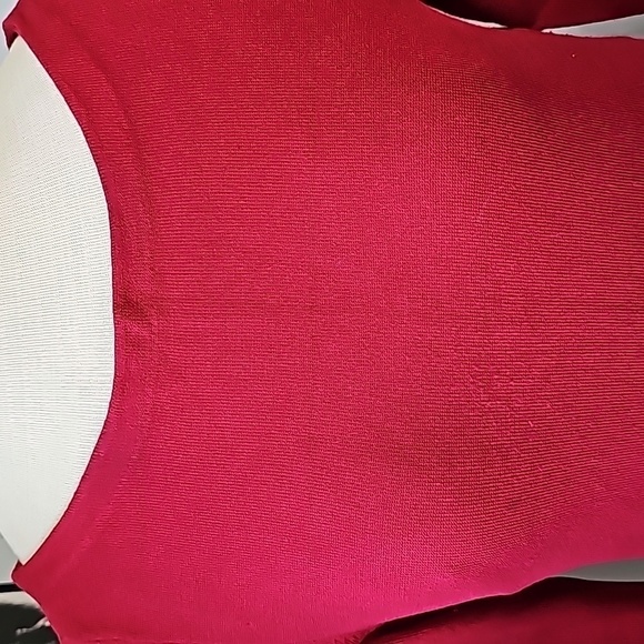 White house black market red pull over sweater. 3/4 sleeves. Size small Key hole - Picture 2 of 10